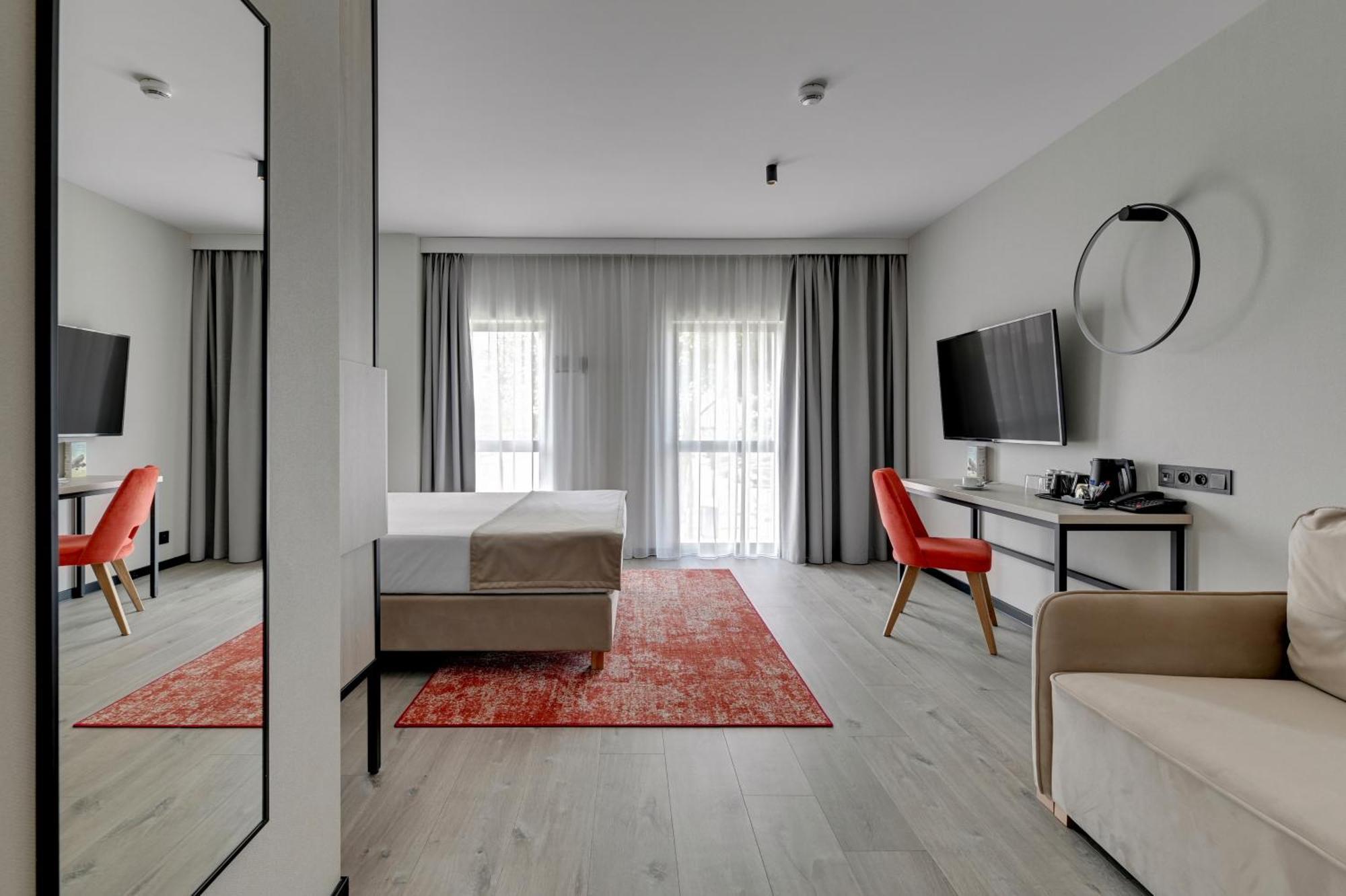 Hotel Milo Gdansk Airport Exteriör bild
