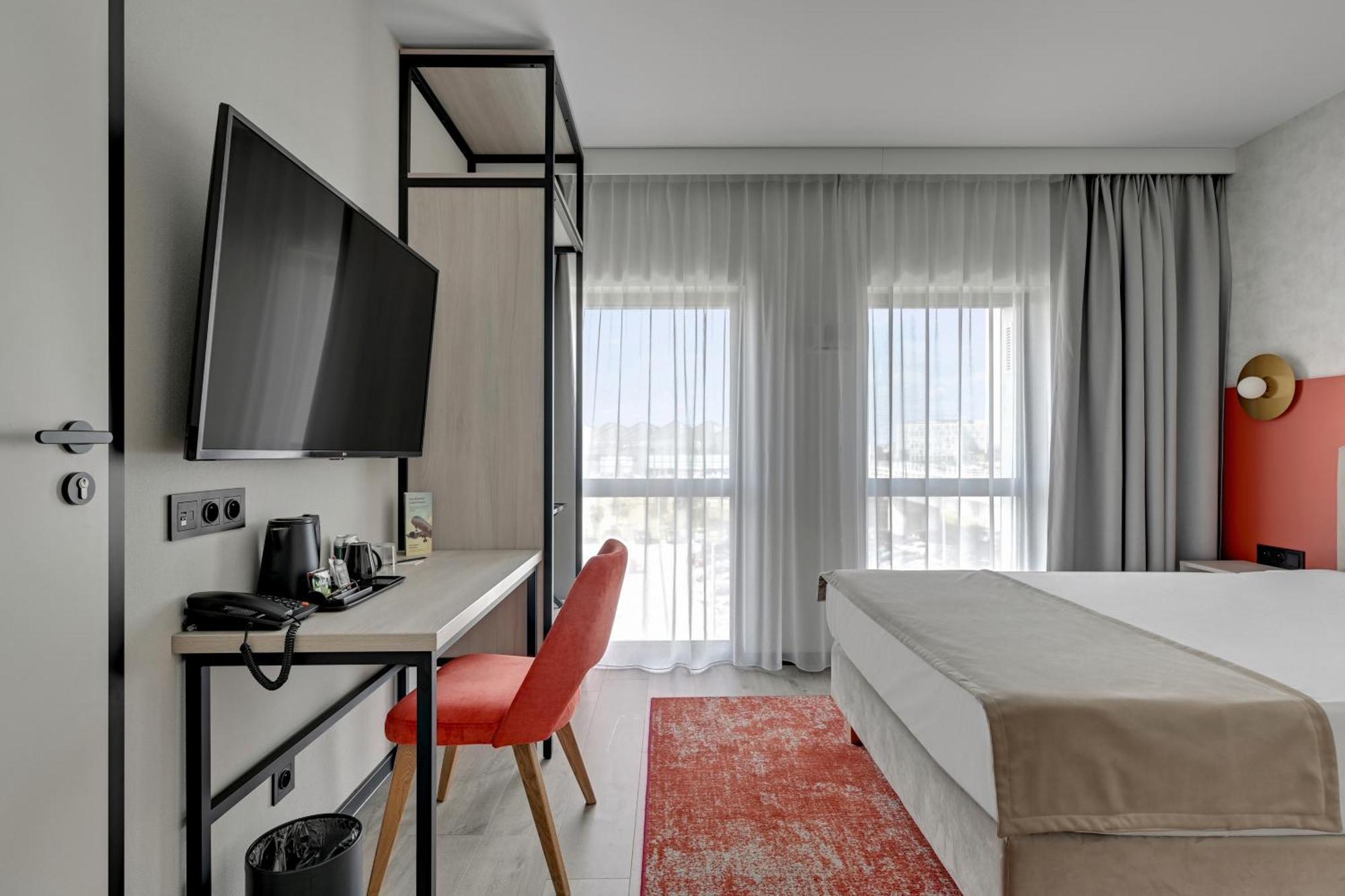 Hotel Milo Gdansk Airport Rum bild